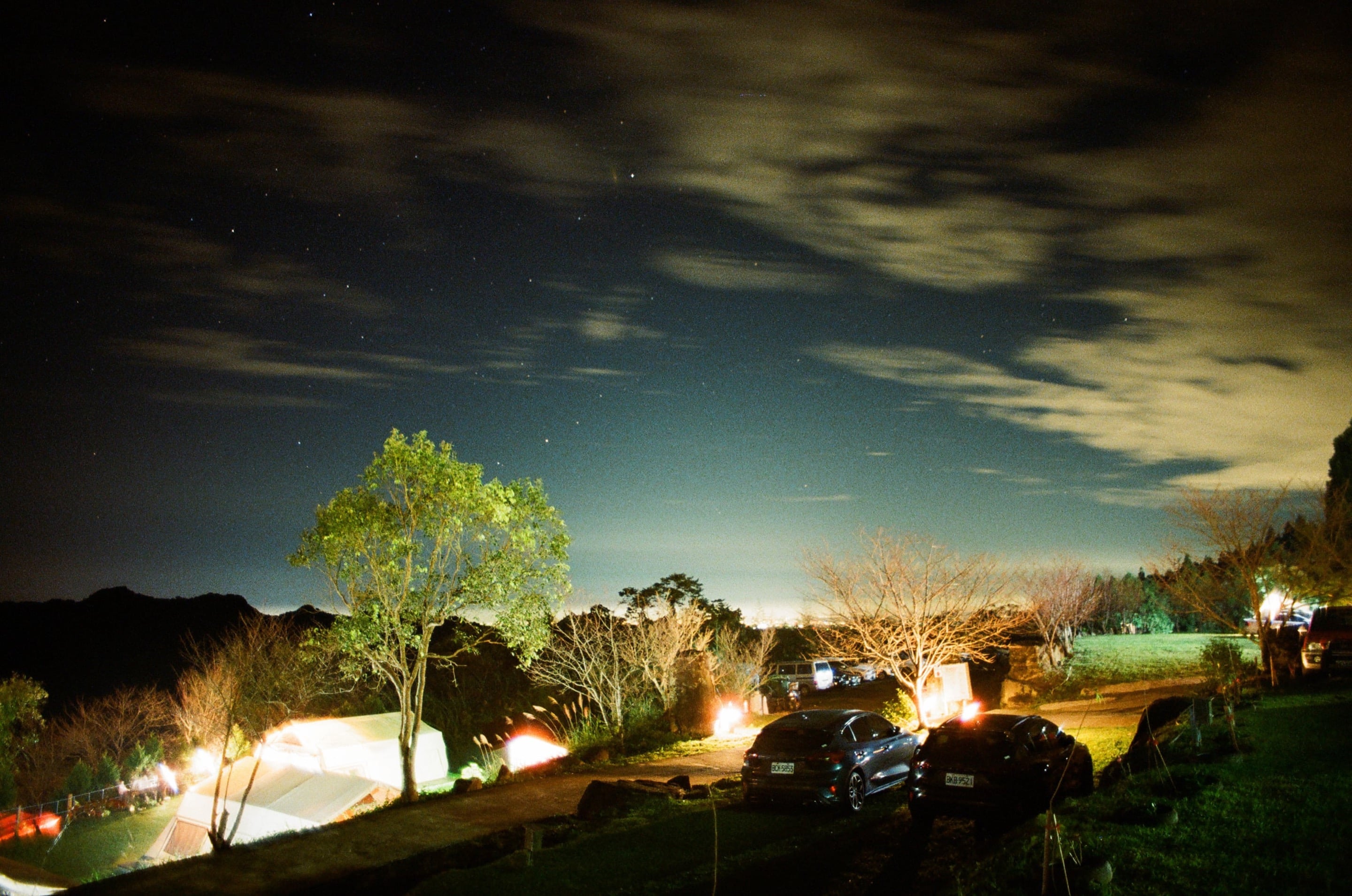 EP37 夜裡的雲海｜Olympus OM-4T + Lomography 400 彩色底片