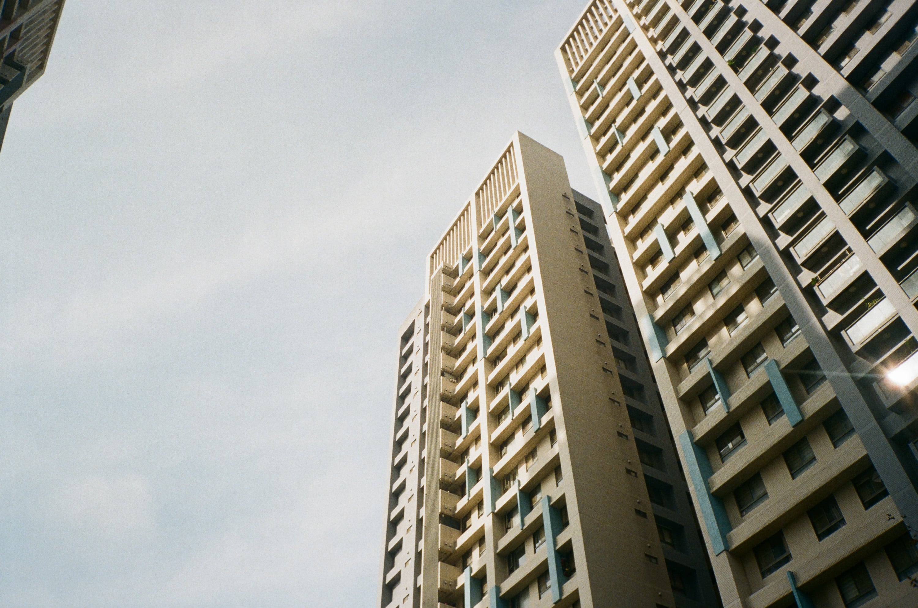 EP59 本格派運動相機｜Konica 現場監督 28HG + Lomography 400 彩色底片