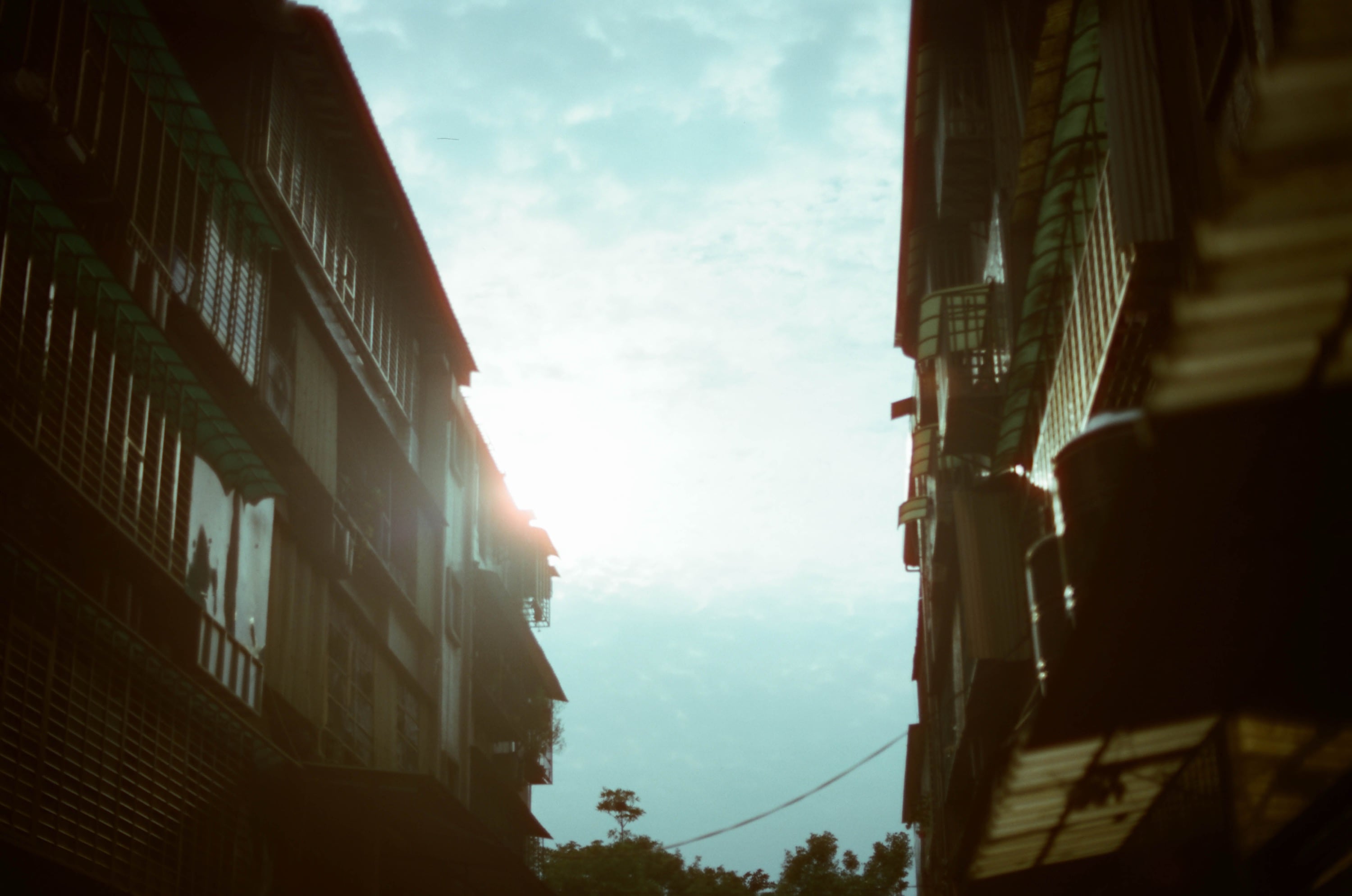 EP87 為拍而拍｜Olympus OM-10 + Kodak 50D/5203 除碳電影底片