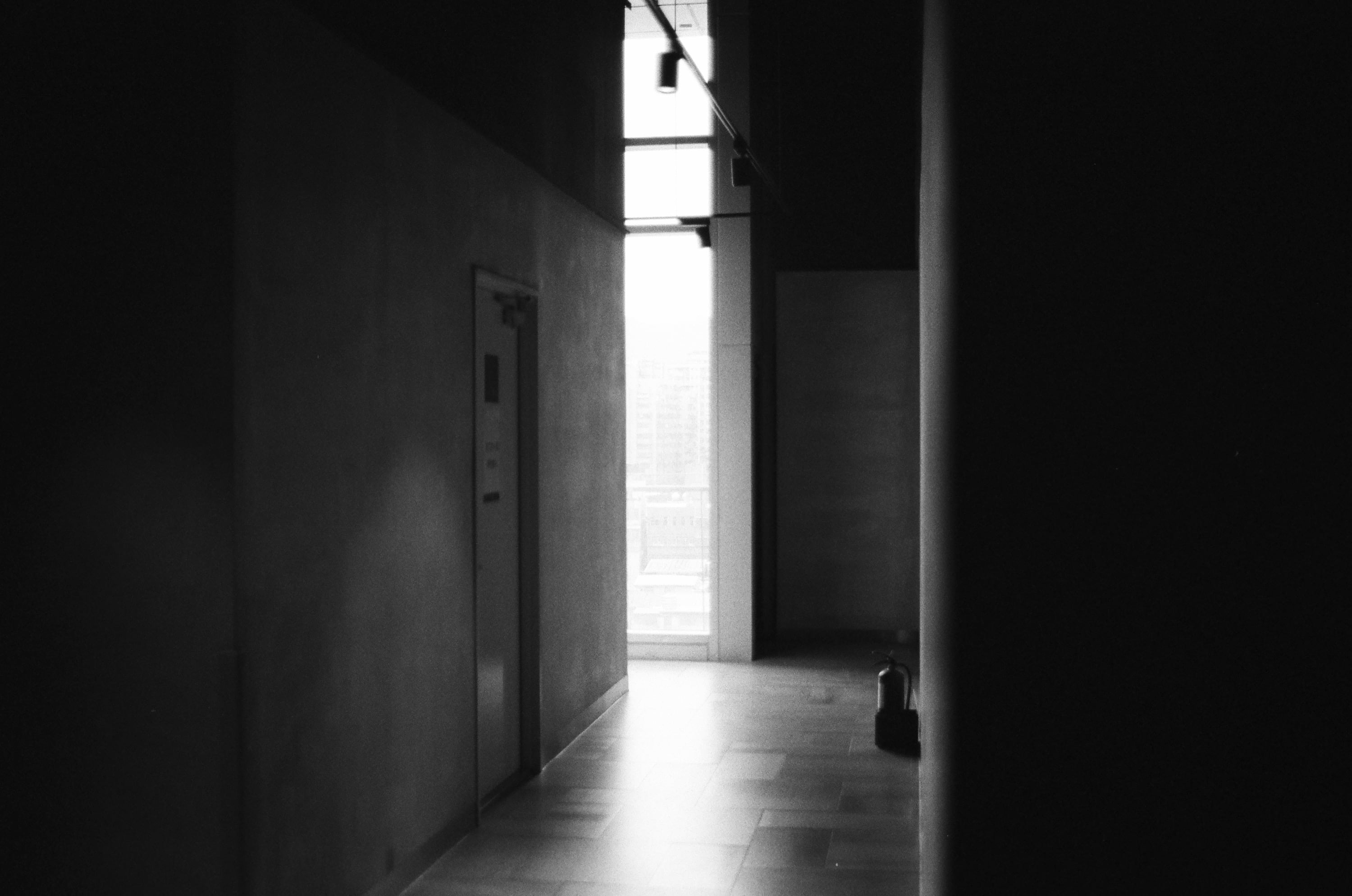 EP107 鏡機一體｜Olympus OM-40 + Ilford Delta 400 Professional 黑白底片