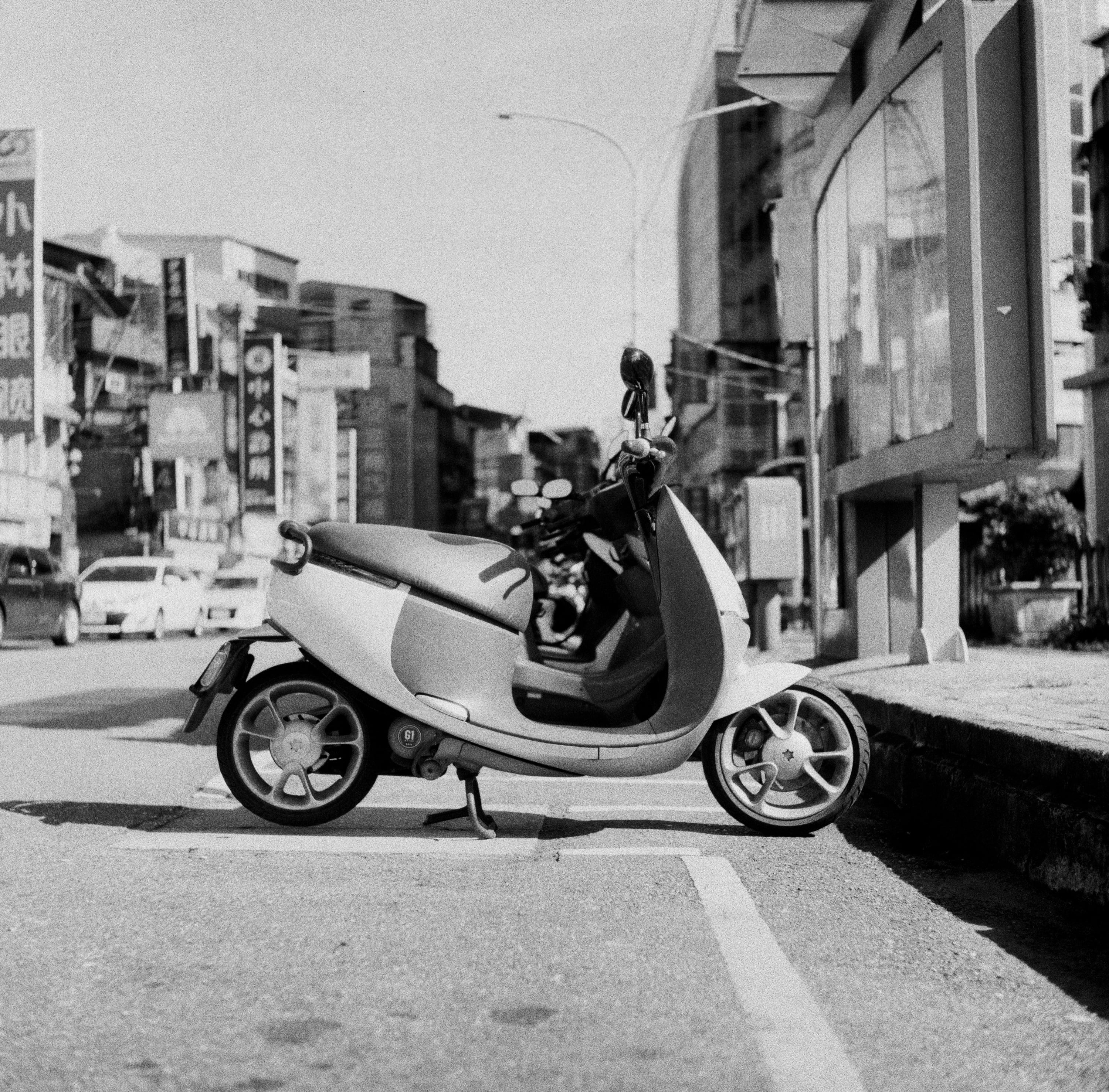 EP113 增感兩格｜Olympus Flex A 3.5 II + Fomapan 400 黑白底片