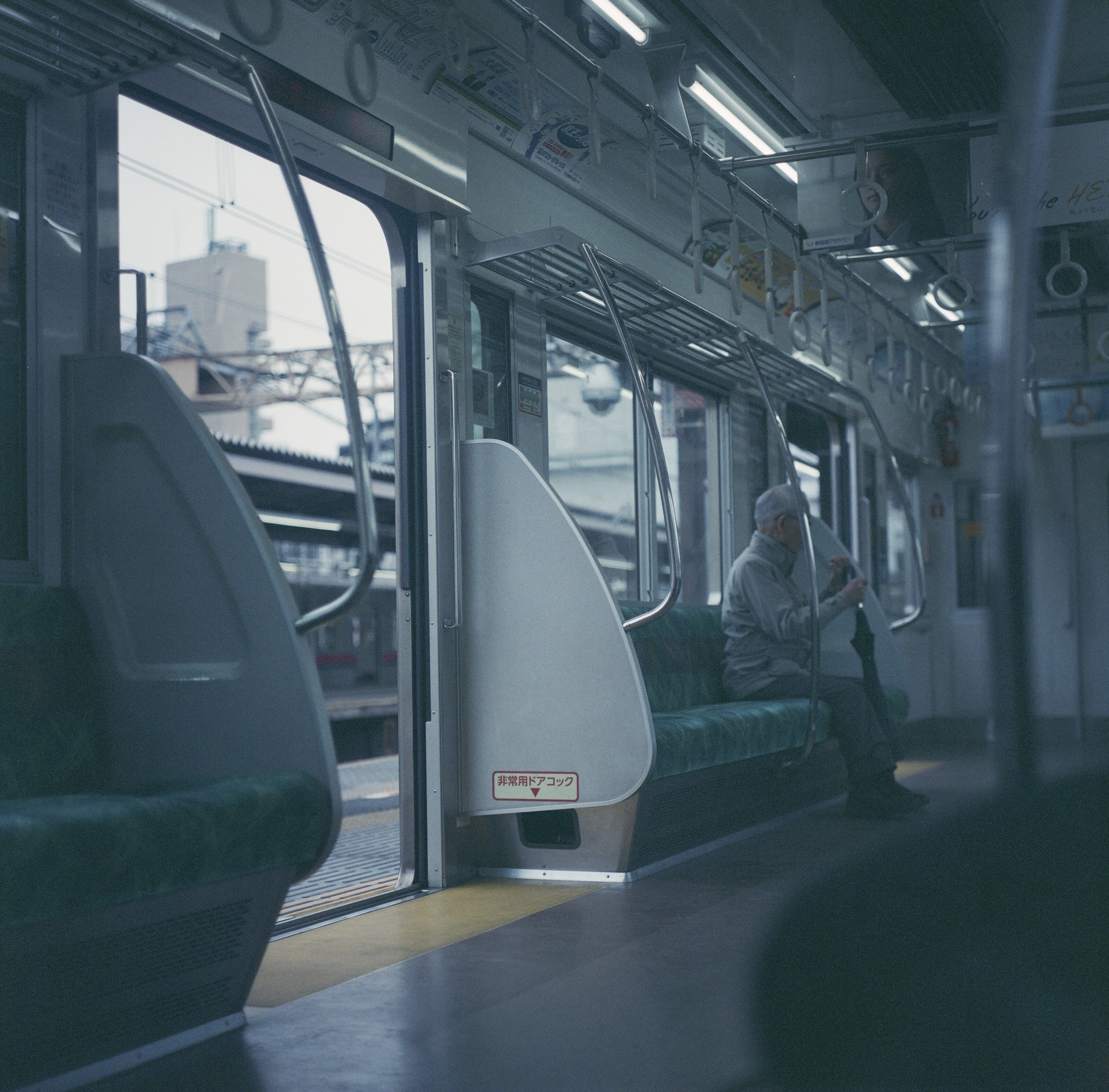 EP166 高尾山（上）｜Rolleiflex 2.8D Zeiss Planar + Fujifilm NPH 400 Professional 120 彩色過期底片