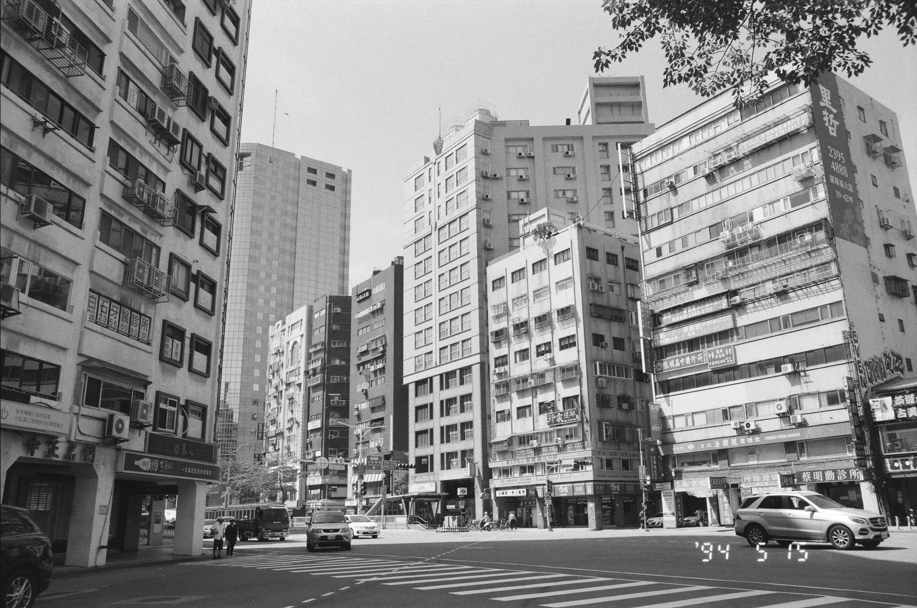 EP185 電動對焦的開端與結束｜Olympus OM-101 + Agfa APX 400 135 黑白底片