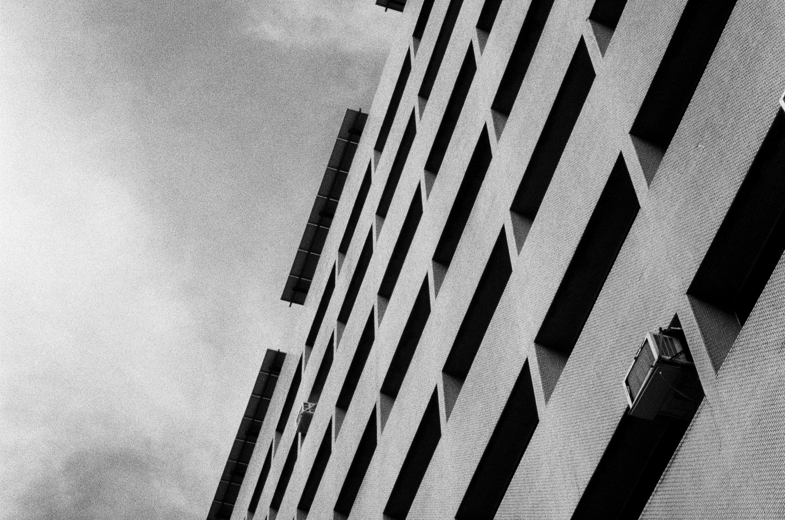 EP202 地獄之門｜Contax TVS 初代與 Ilford Delta 400 Professional 135 黑白底片