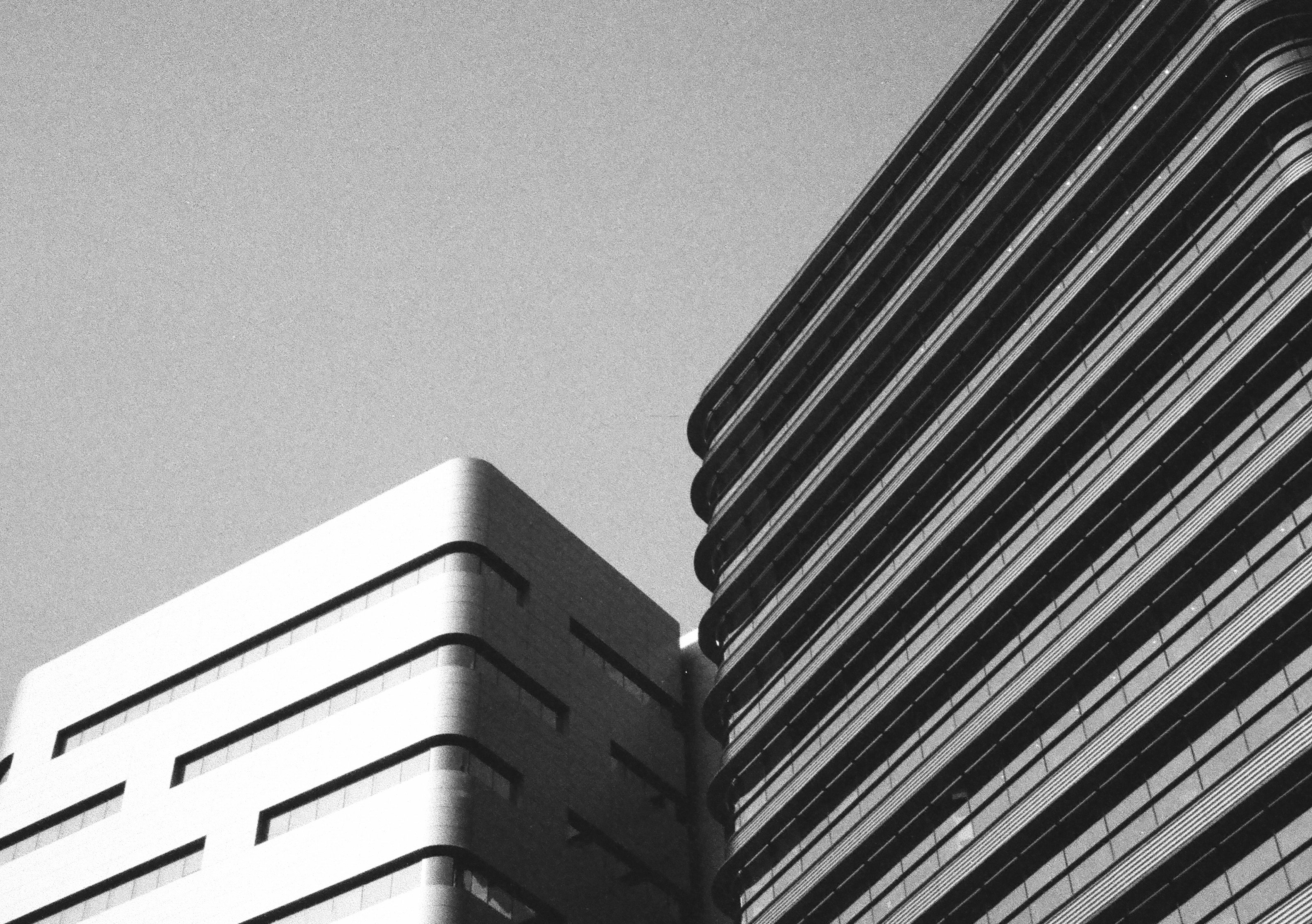 EP243 測距比測光還麻煩｜Pentax 17 與樂凱 Lucky SHD 400 半格黑白底片