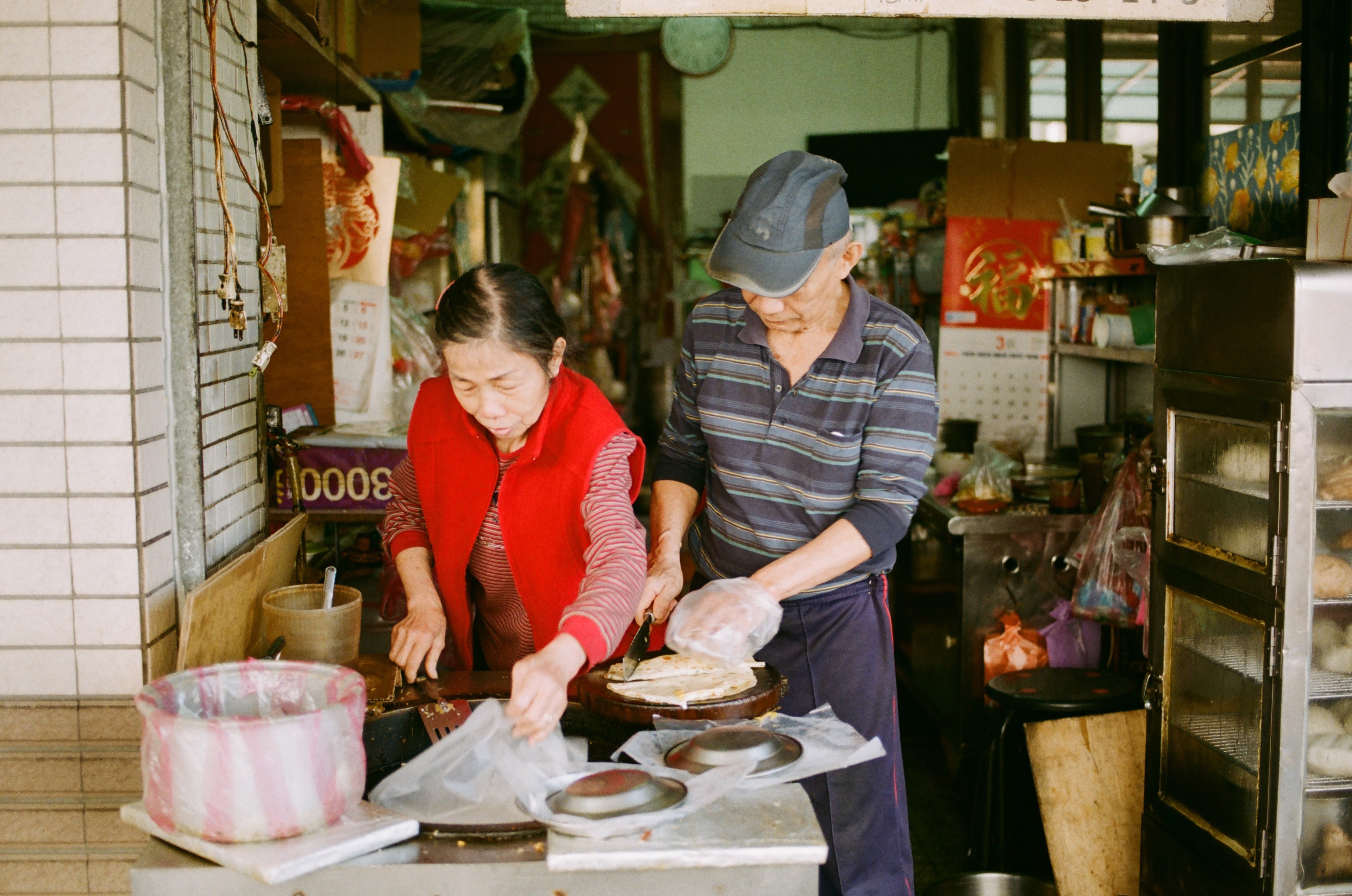 EP251 關關難過必須過｜Olympus OM-40 與 Fujifilm 業務用 100 過期彩色底片