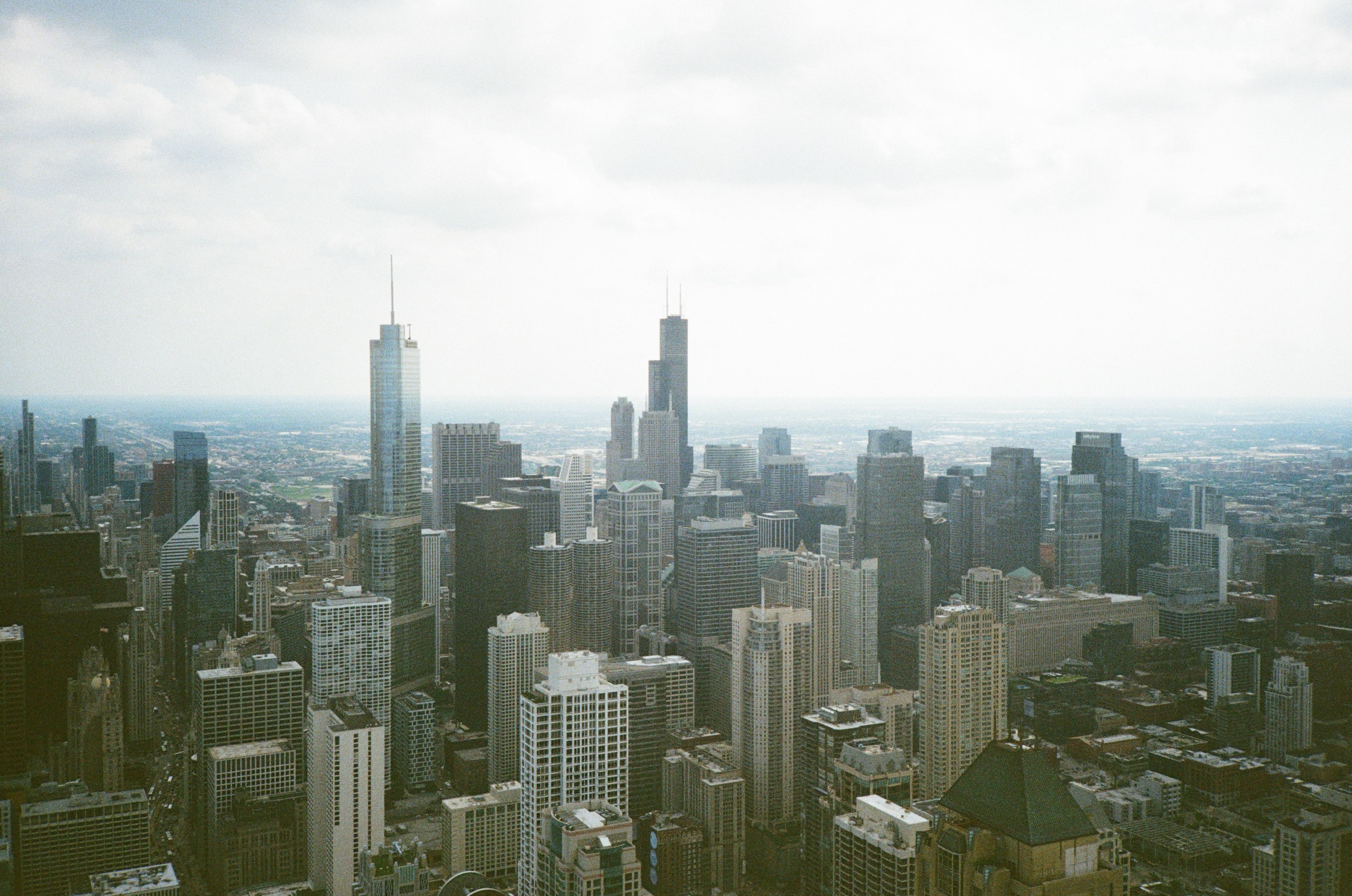 EP275 博物館與摩天大樓｜Konica Big mini HG BM-300 35mm f3.5 與 Kodak UltraMax 400 彩色負片