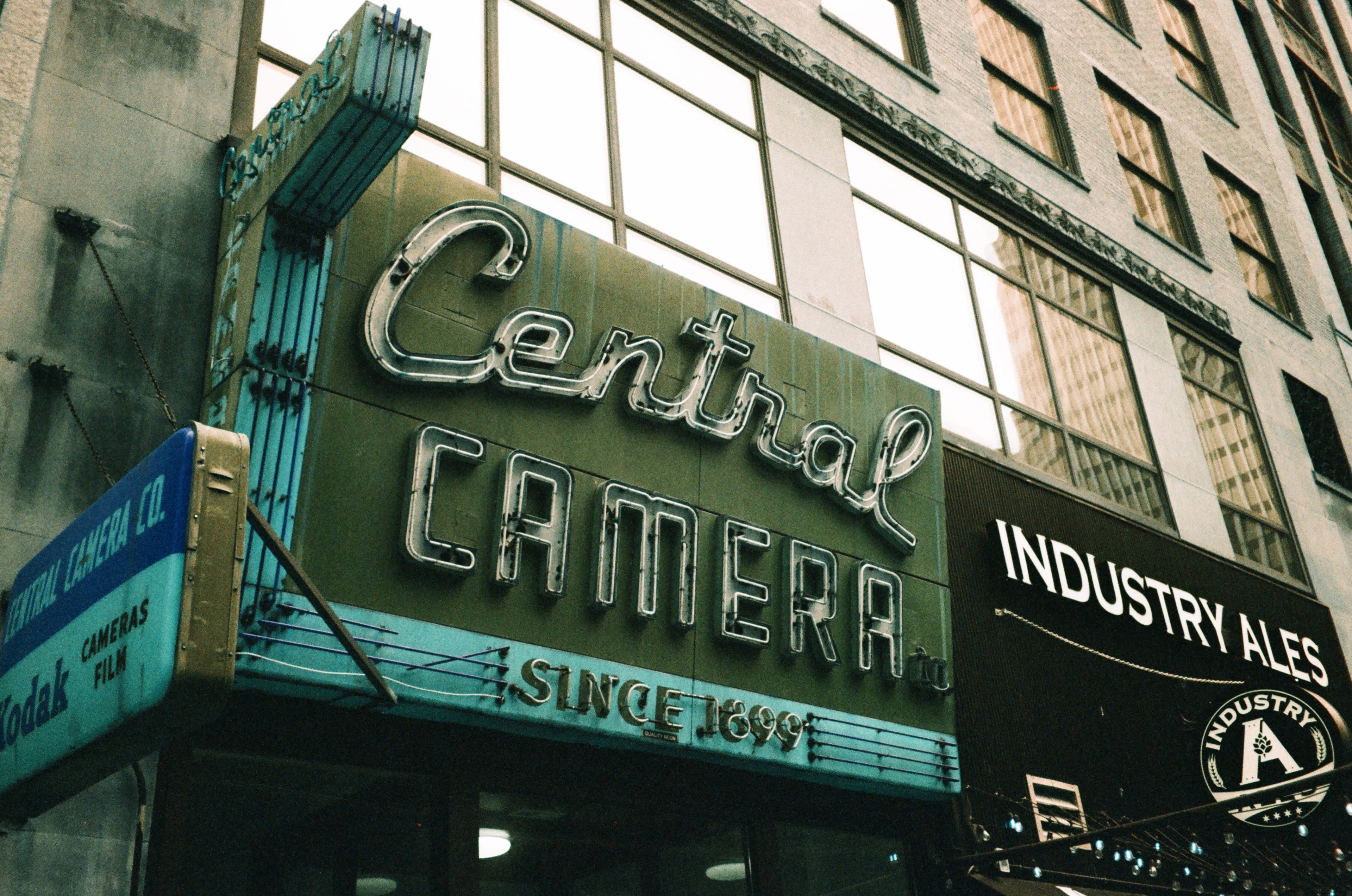 EP277 遺憾的朝聖｜Minolta AF-C 35mm f2.8 與 Lomography LomoChrome Turquoise 100-400 藍調特效底片